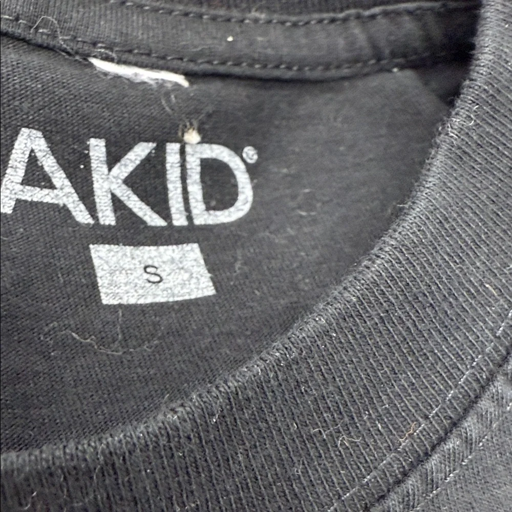 AKID Kid’s Black Crewneck T-Shirt - shirt sleeved Classic Comfort Tee size S